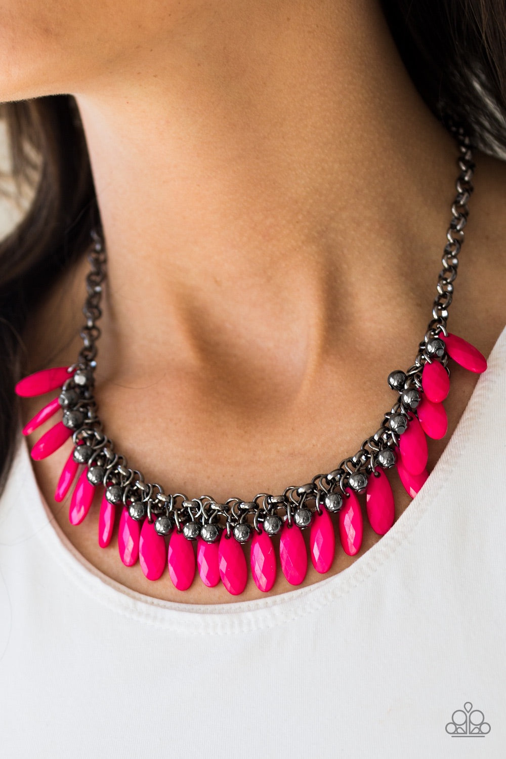 Paparazzi Jewelry Necklace Jersey Shore - Pink