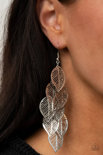 Paparazzi Jewelry Earrings Limitlessly Leafy - Silver