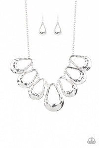 Paparazzi Jewelry Necklace Teardrop Envy - Silver