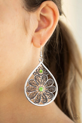 Paparazzi Jewelry Earrings Whimsy Dreams - Green