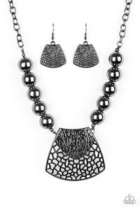 Paparazzi Jewelry Necklace Large and In Charge - Black