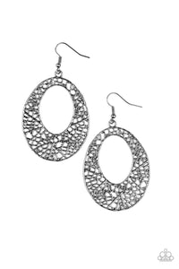 Paparazzi Jewelry Earrings Serenely Shattered - Black