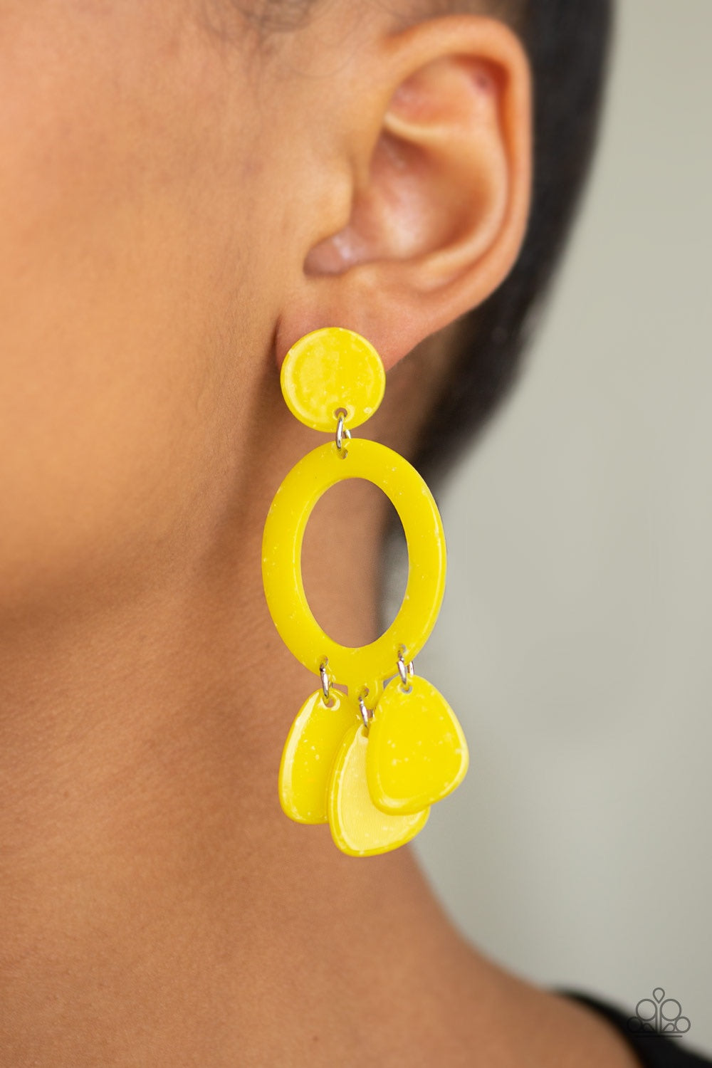 Paparazzi Jewelry Earrings Sparkling Shores - Yellow