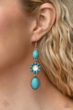 Load image into Gallery viewer, Paparazzi Jewelry Fashion Fix Simply Santa Fe
