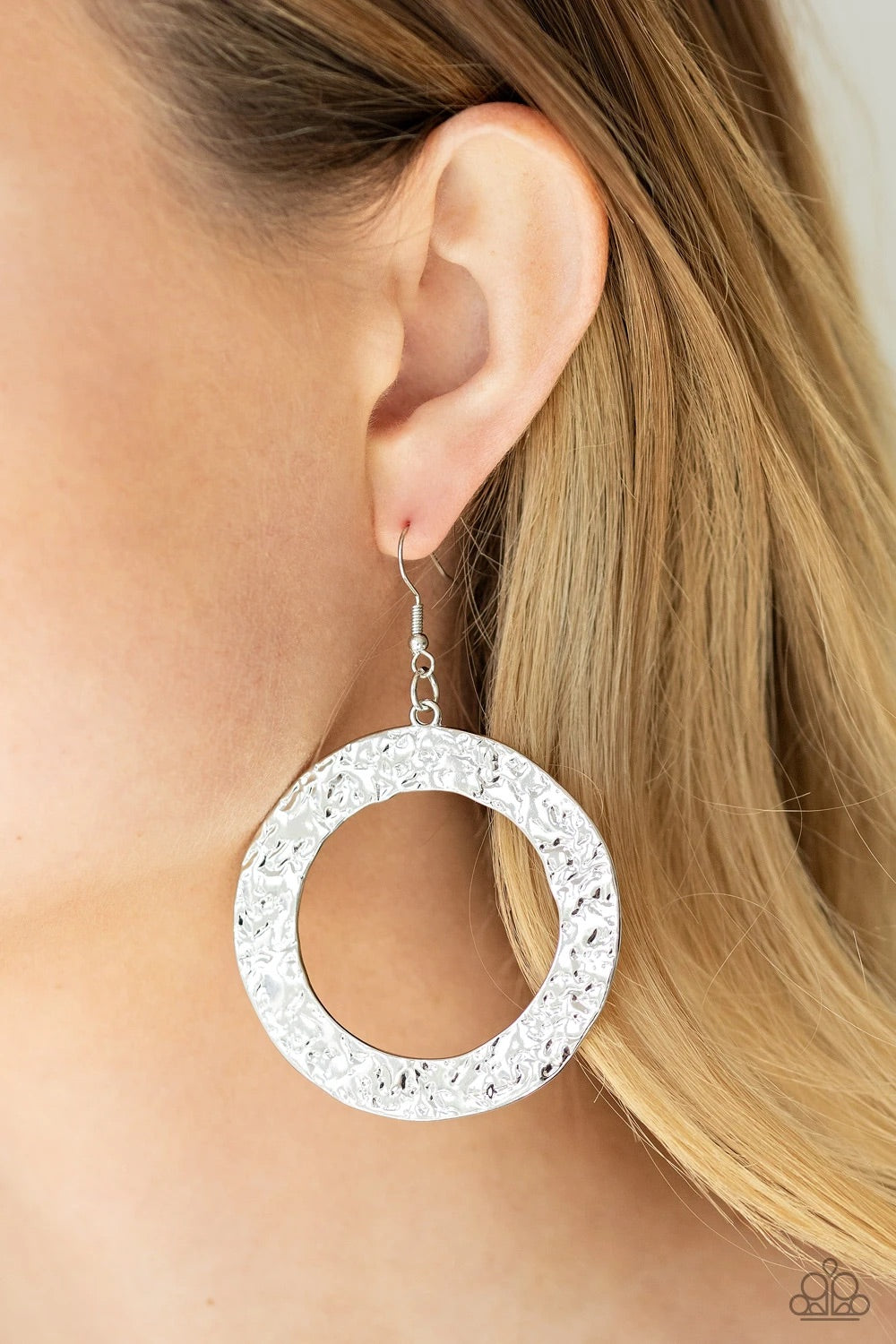Paparazzi Jewelry Earrings PRIMAL Meridian - Silver