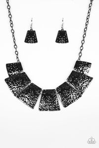 Paparazzi Jewelry Necklace  Here Comes The Huntress - Black