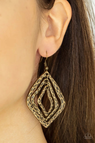 Paparazzi Jewelry Earrings Primitive Performance - Brass