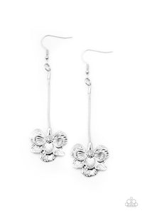 Paparazzi Jewelry Earrings Opulently Orchid - Silver