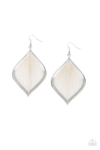 Paparazzi Jewelry Earrings String Theory - White