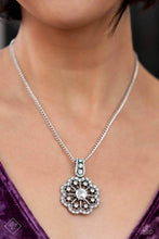 Load image into Gallery viewer, Paparazzi Jewelry Fashion Fix Fiercely 5th Avenue