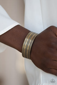 Paparazzi Jewelry Bracelet Patterned Plains - Brass