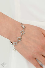 Load image into Gallery viewer, Paparazzi Jewelry Fashion Fix Fiercely 5th Avenue