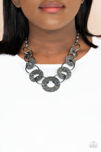 Load image into Gallery viewer, Paparazzi Jewelry Necklace Industrial Envy - Black