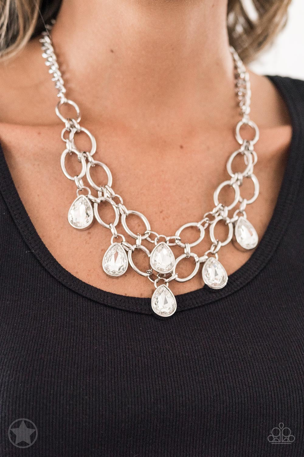 Paparazzi Jewelry Necklace Show-Stopping Shimmer - White