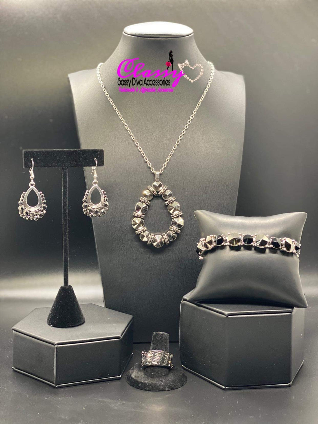 Featured Set Silver 4 Piece