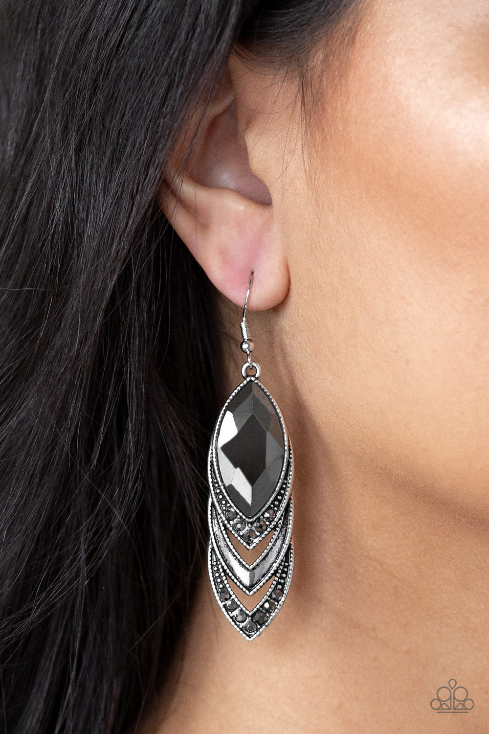 Paparazzi Jewelry Earrings High-End Highness - Silver