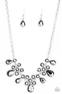 Paparazzi Jewelry Necklace Debutante Drama - Silver