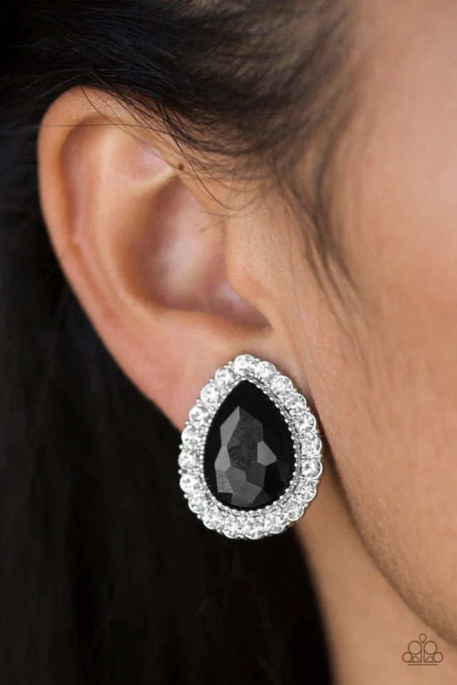 Paparazzi Jewelry Earrings All HAUTE and Bothered - Black
