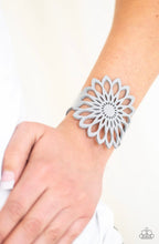 Load image into Gallery viewer, Paparazzi Jewelry Bracelet Wildly Wildflower - Silver