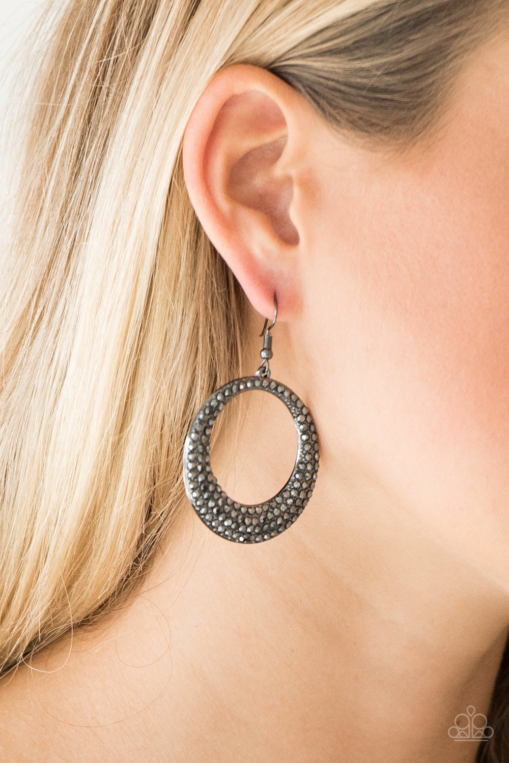 Paparazzi Jewelry Earrings Very Victorious - Black