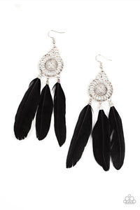 Paparazzi Jewelry Earrings Pretty in PLUMES - Black