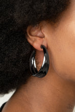 Load image into Gallery viewer, Paparazzi Jewelry Earrings Colossal Curves - Black