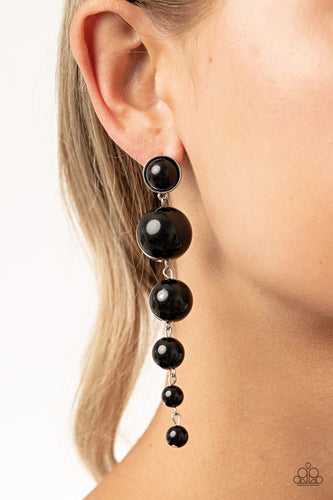 Paparazzi Jewelry Earrings Living a WEALTHY Lifestyle - Black