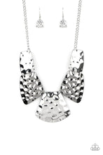 Load image into Gallery viewer, Paparazzi Jewelry Necklace HAUTE Plates - Silver