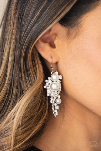 Paparazzi Jewelry Earrings High-End Elegance - White