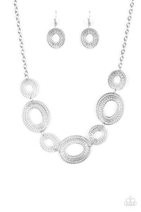 Paparazzi Jewelry Necklace Basically Baltic - Silver