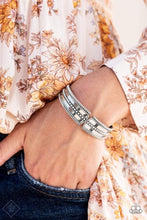 Load image into Gallery viewer, Paparazzi Fashion Fix Simply Santa Fe