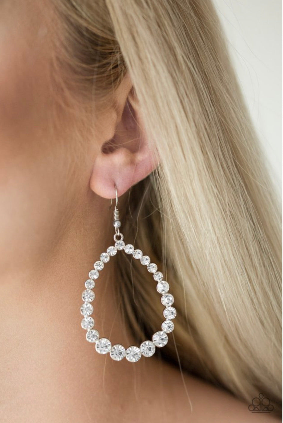 Paparazzi Jewelry Earrings Rise and Sparkle! - White