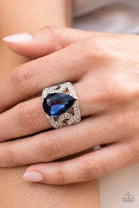 Paparazzi Jewelry Ring Kinda a Big Deal - Blue