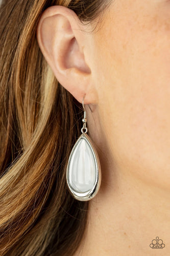 Paparazzi Jewelry Earrings A World To SEER - White