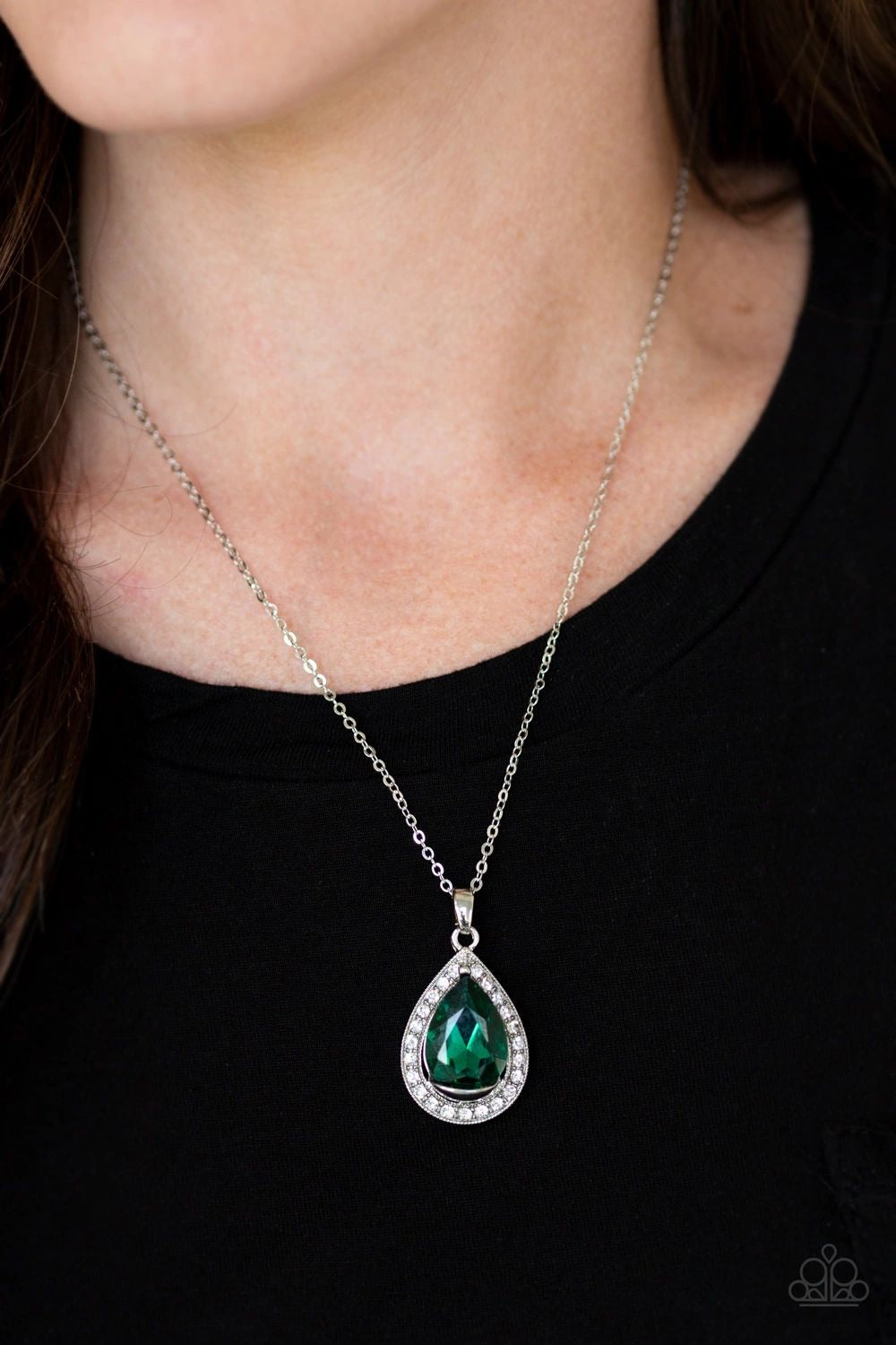 Paparazzi Jewelry Necklace Because I'm Queen - Green