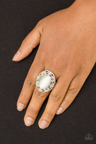 Paparazzi Jewelry Ring Moonlit Marigold - White