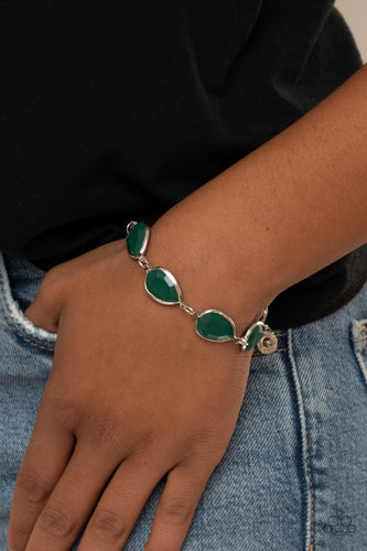 Paparazzi Jewelry Bracelet REIGNy Days - Green