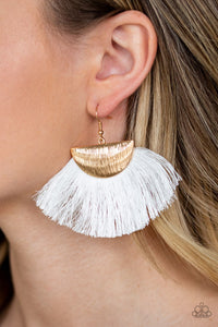 Paparazzi Jewelry Earrings Fox Trap - White
