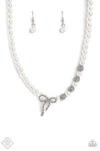 Paparazzi Jewelry Necklace Classy Cadenza - White