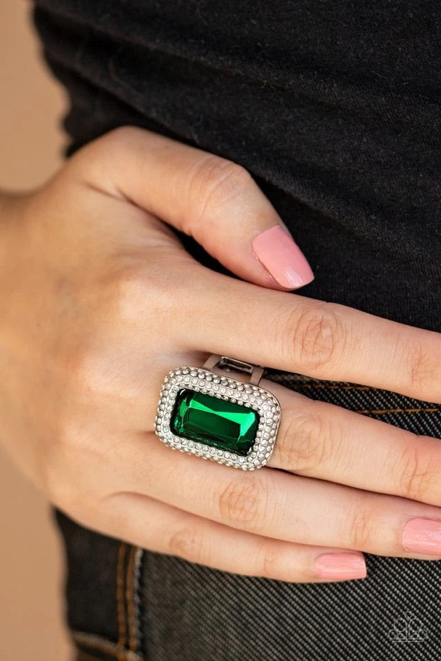 Paparazzi Jewelry Ring A Grand STATEMENT-MAKER - Green