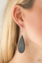 Load image into Gallery viewer, Paparazzi Jewelry Earrings Get In The Groove - Black