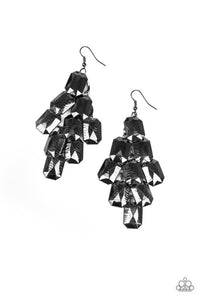 Paparazzi Jewelry Earrings Contemporary Catwalk - Black