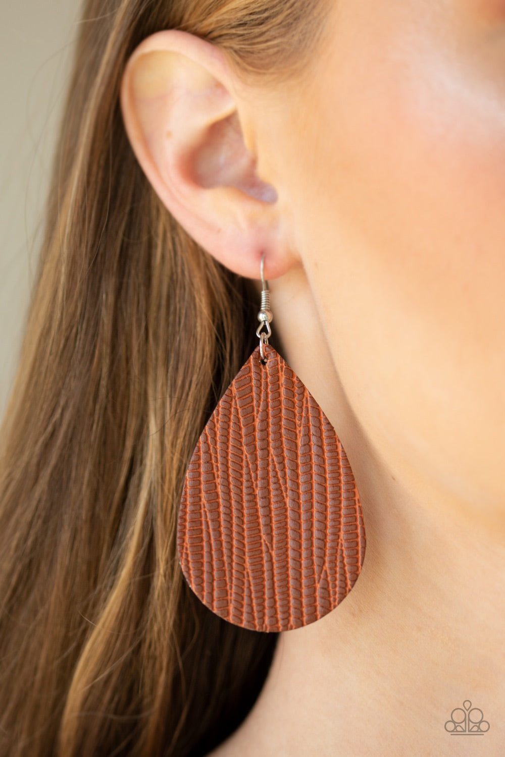 Paparazzi Jewelry Earrings Natural Resource - Brown
